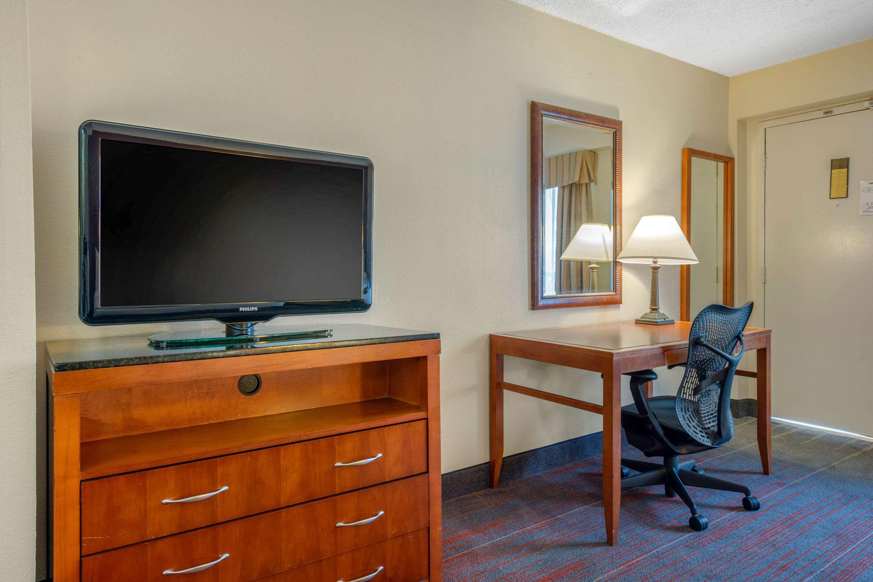 Quality Inn Savannah Historic District Bagian luar foto