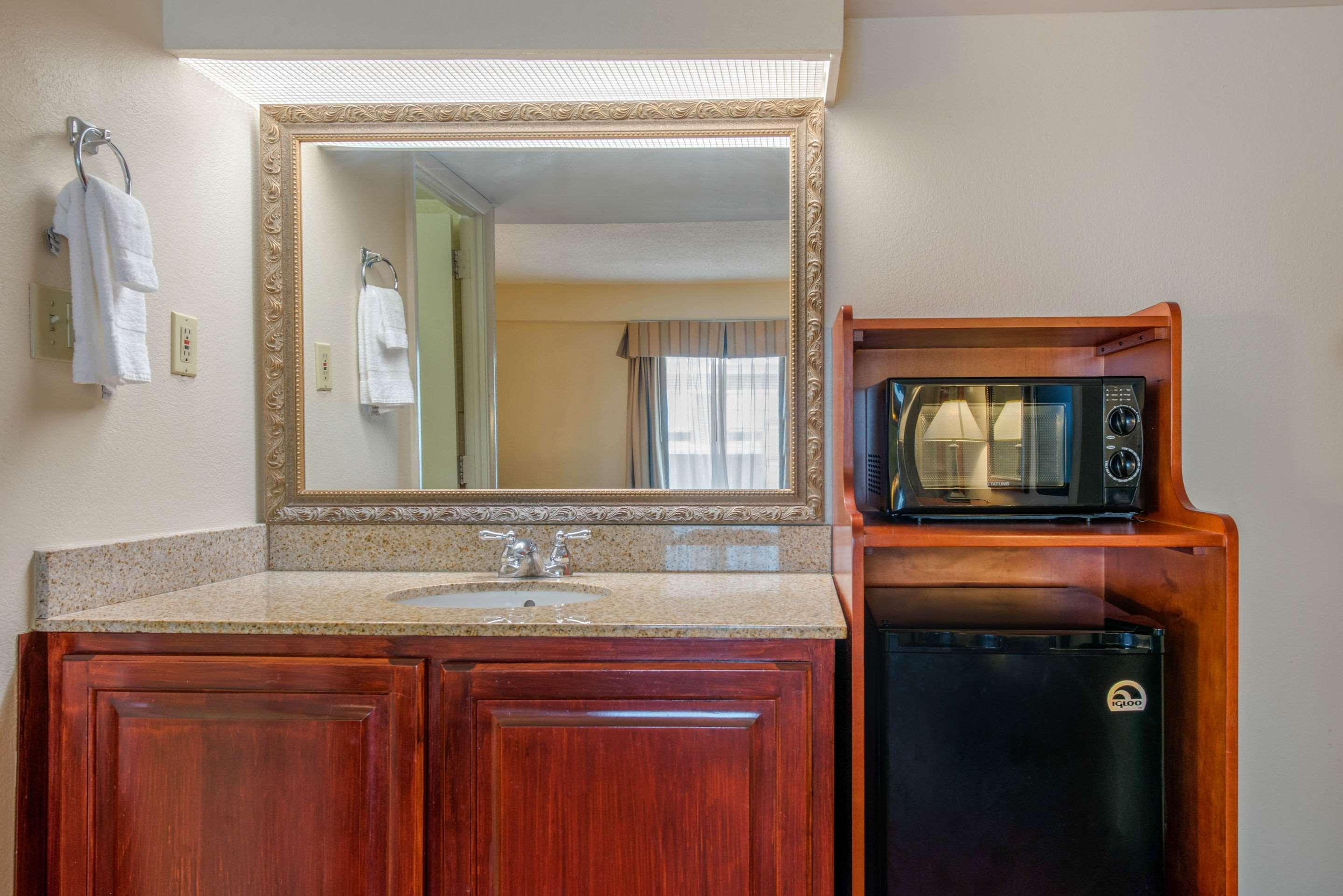 Quality Inn Savannah Historic District Bagian luar foto