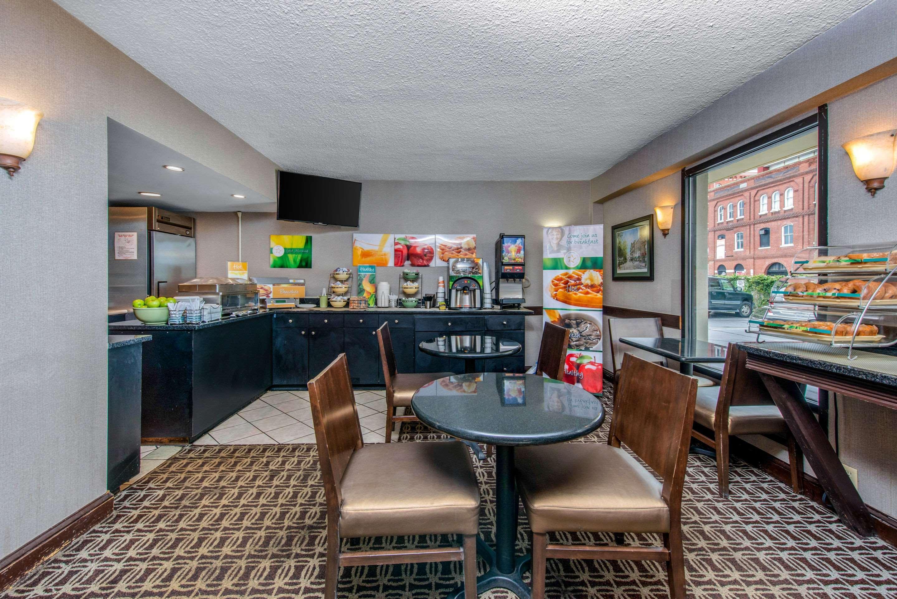 Quality Inn Savannah Historic District Bagian luar foto