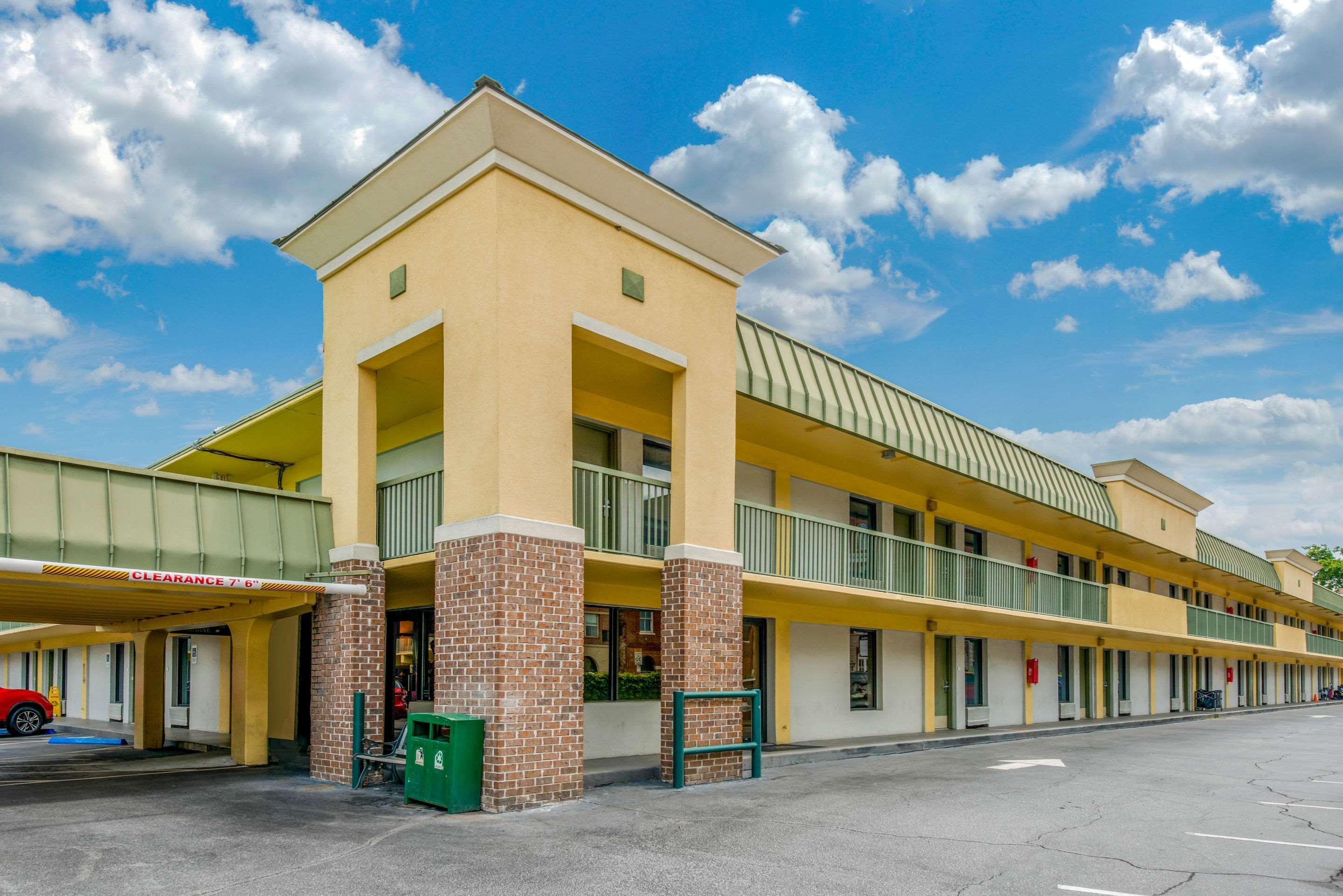 Quality Inn Savannah Historic District Bagian luar foto