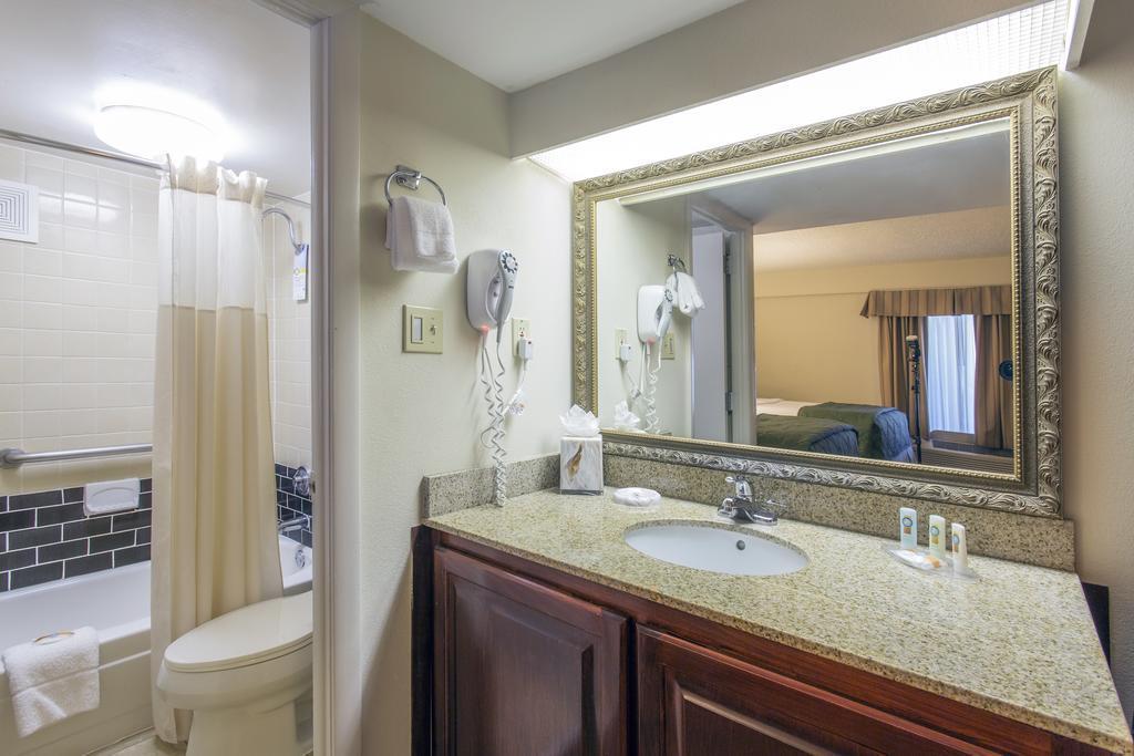 Quality Inn Savannah Historic District Bagian luar foto