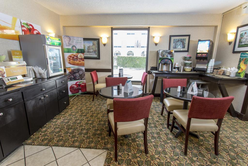 Quality Inn Savannah Historic District Bagian luar foto