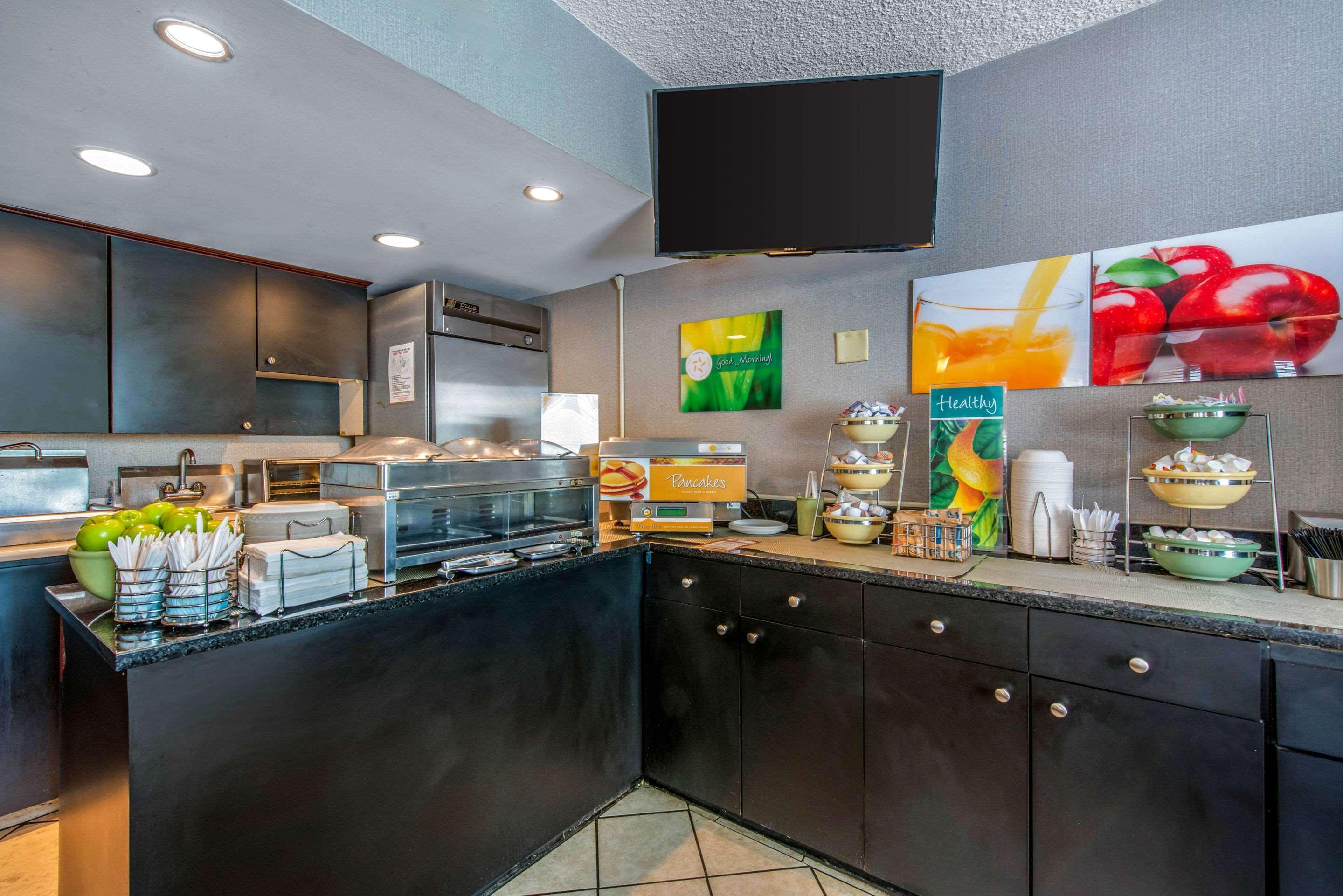 Quality Inn Savannah Historic District Bagian luar foto