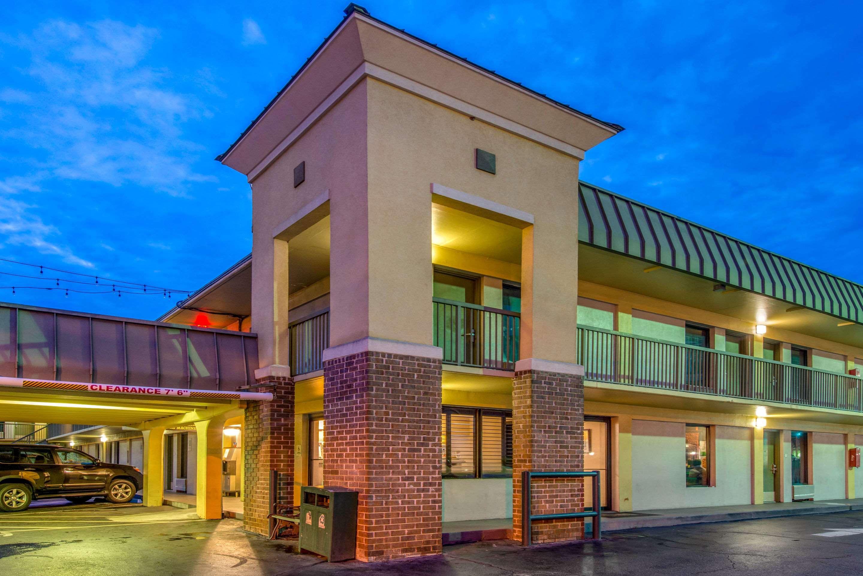 Quality Inn Savannah Historic District Bagian luar foto