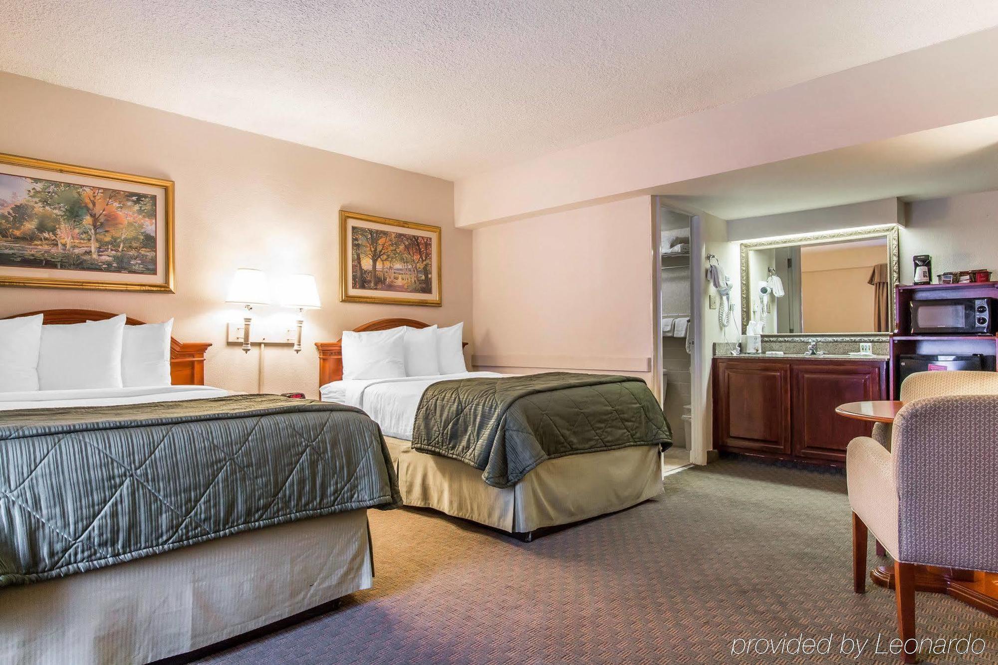 Quality Inn Savannah Historic District Bagian luar foto