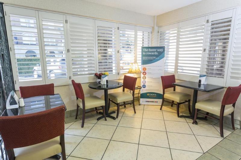 Quality Inn Savannah Historic District Bagian luar foto