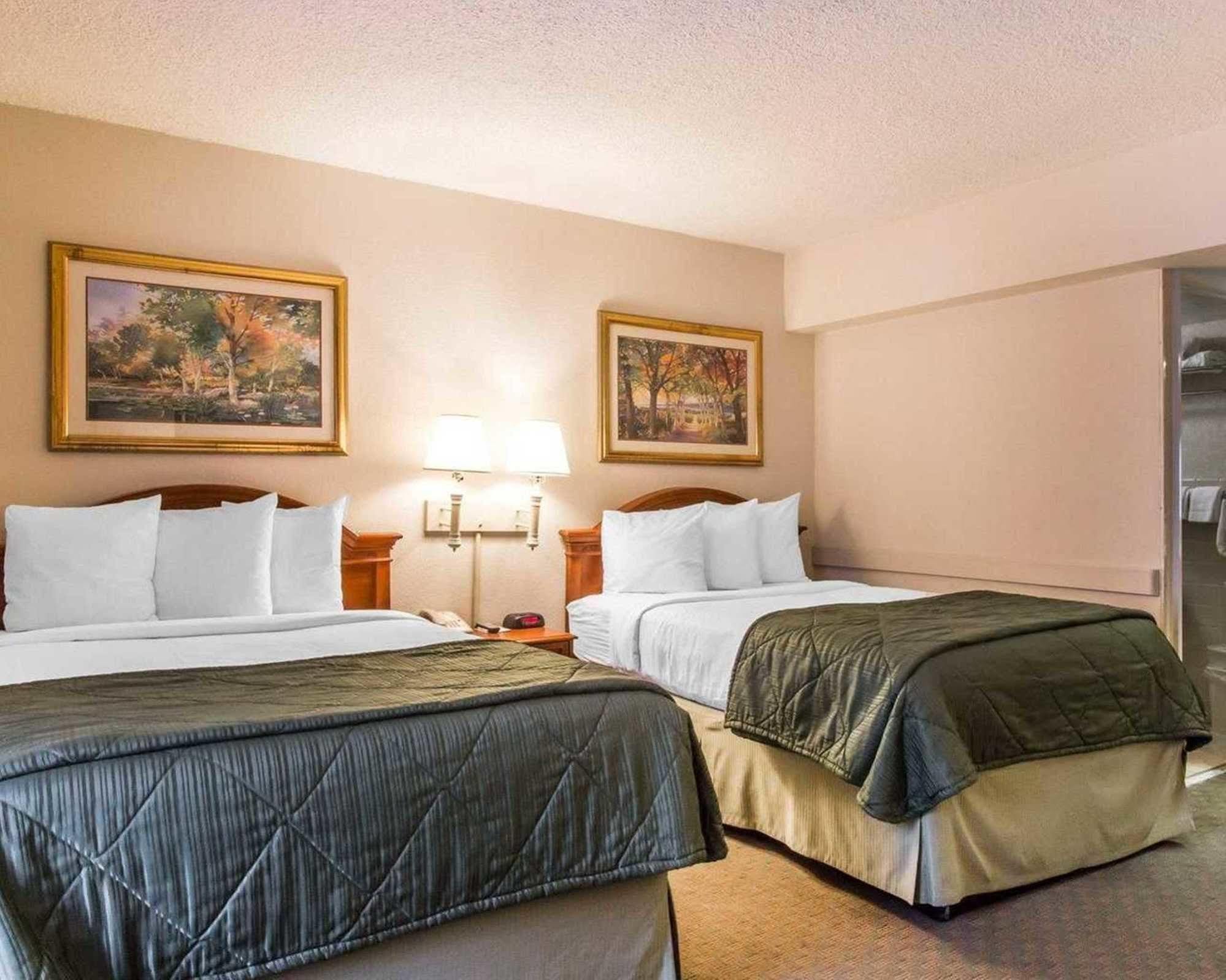 Quality Inn Savannah Historic District Bagian luar foto