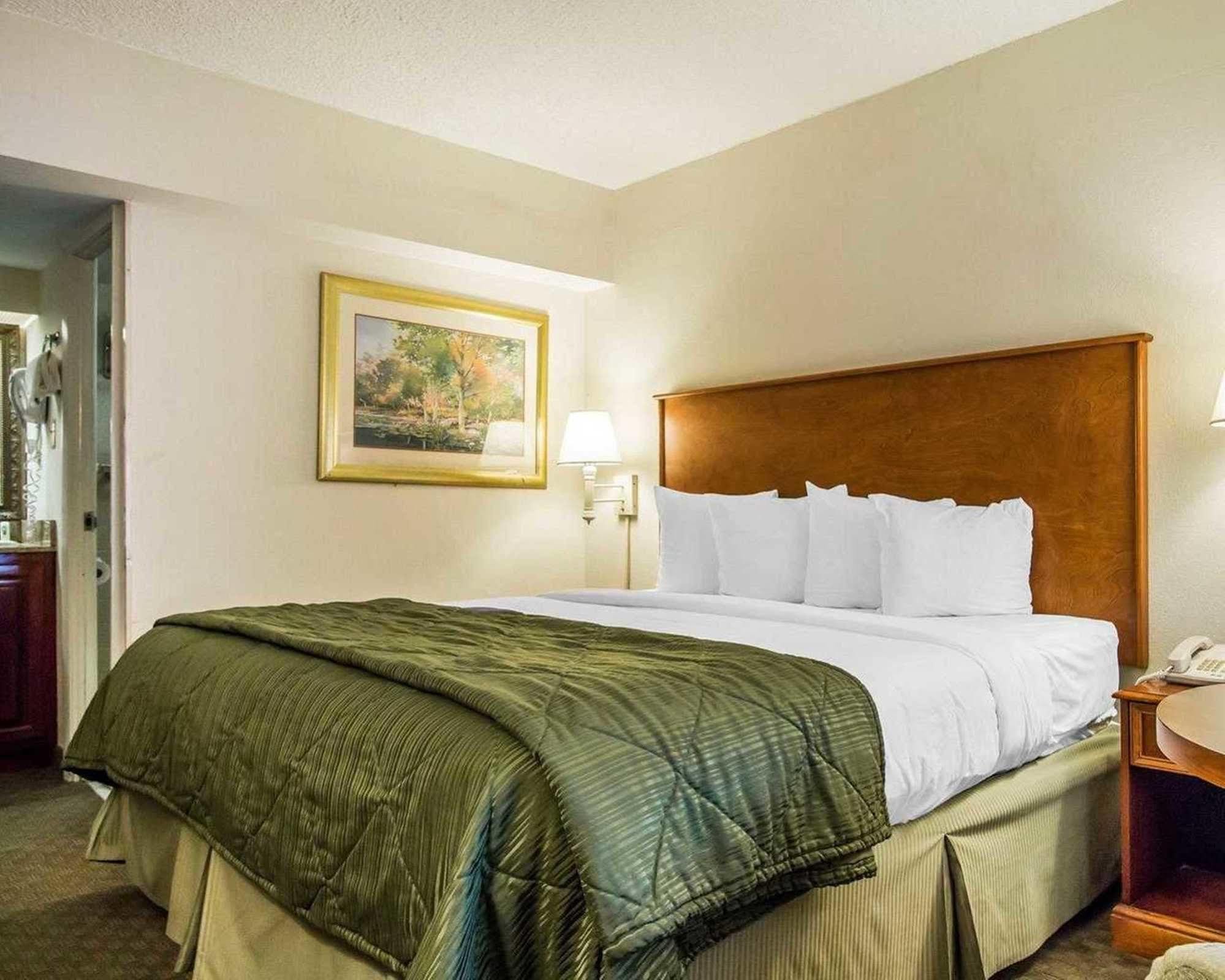 Quality Inn Savannah Historic District Bagian luar foto