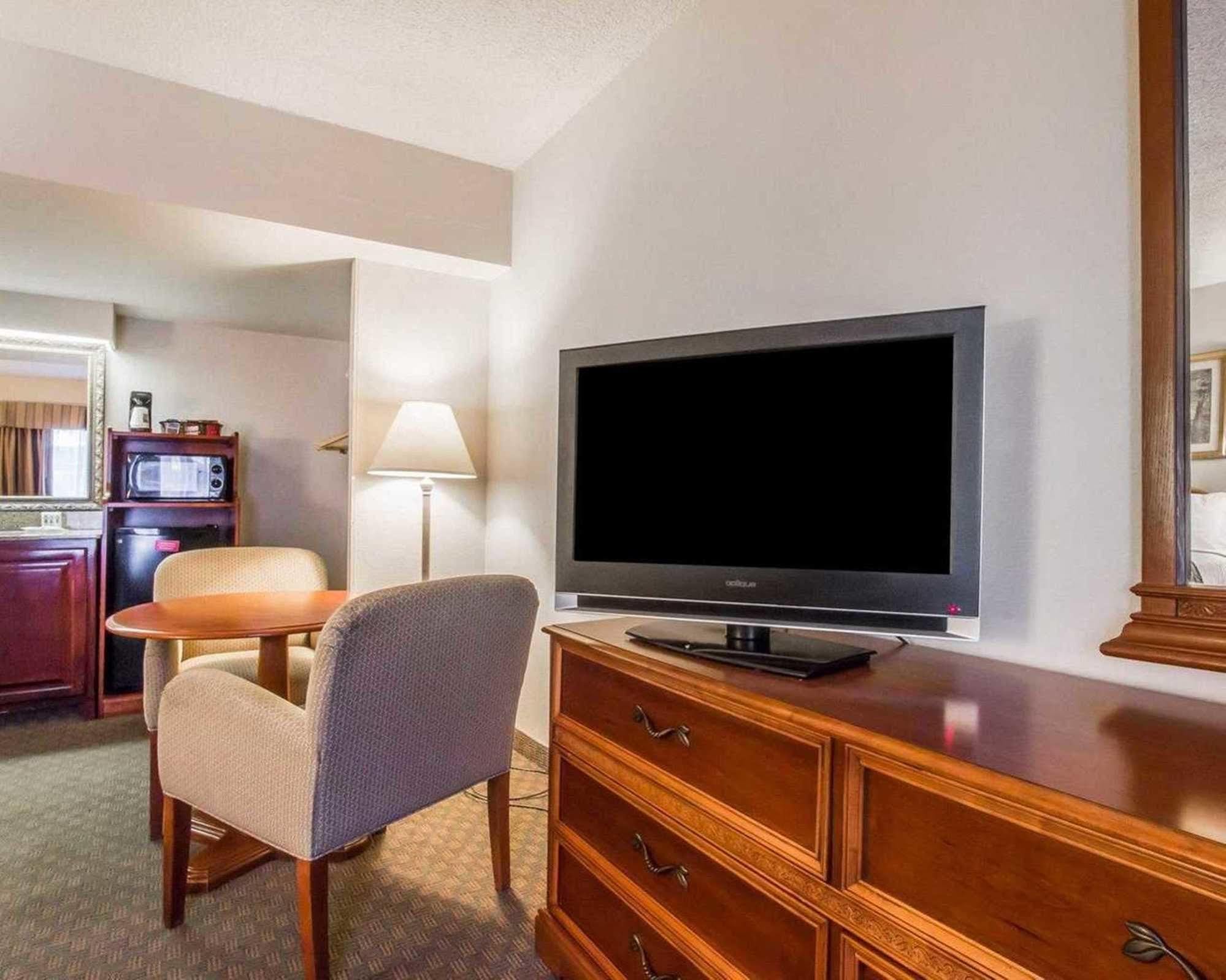 Quality Inn Savannah Historic District Bagian luar foto